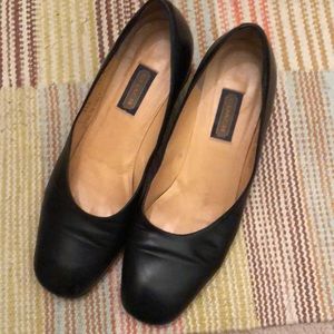 Black leather Coach pumps good condition